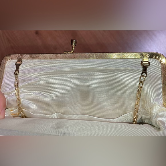 VINTAGE WAHLBORG FLORAL TAPESTRY PURSE GOLD GILT FRAME WITH CHAIN - Picture 10 of 16